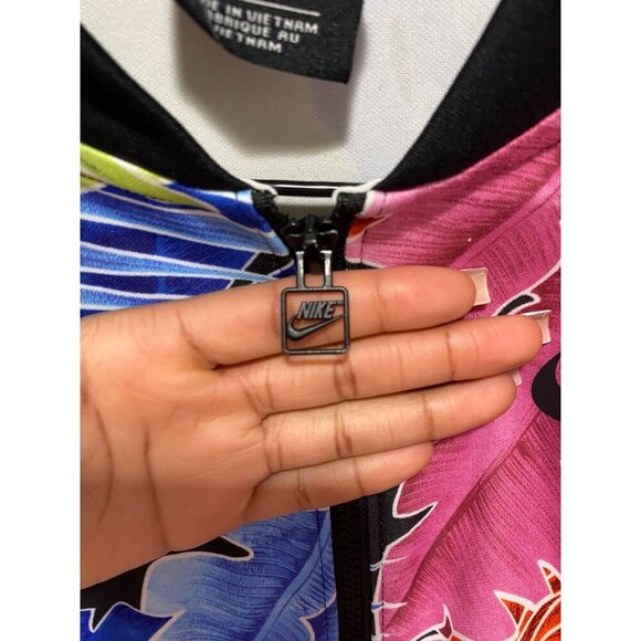 NIKE Floral Multicolor Full Zip Cropped Jacket Size Medium - Picture 2 of 5